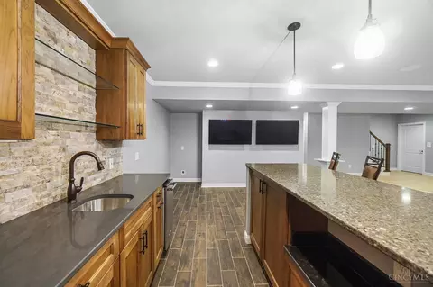 Kitchen - 501 Barnside Ln, Cincinnati, OH 45233 photo 8 of 8