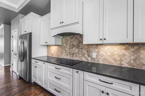Kitchen - 501 Barnside Ln, Cincinnati, OH 45233 photo 5 of 8