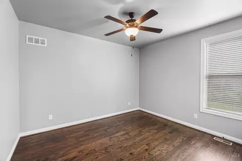 Bedroom - 501 Barnside Ln, Cincinnati, OH 45233 photo 5 of 6