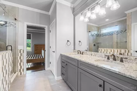 Bath - 501 Barnside Ln, Cincinnati, OH 45233 photo 2 of 5
