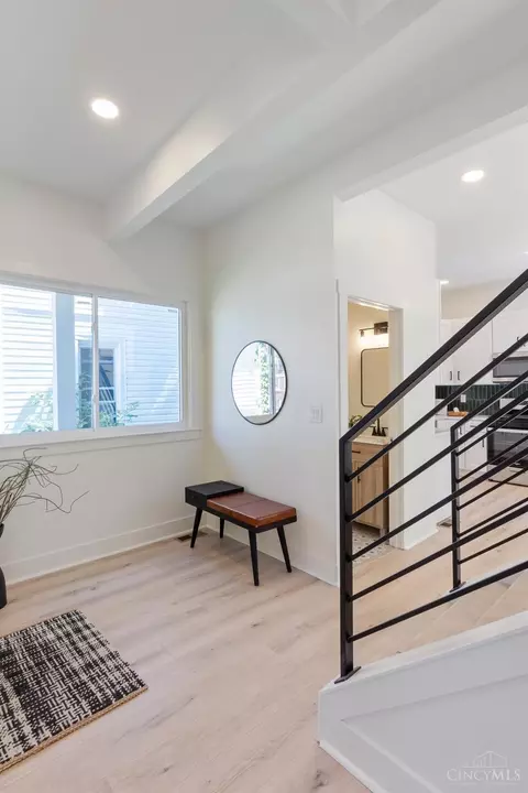 Entry Way - 3136 Durrell Ave, Cincinnati, OH 45207 photo 1 of 4