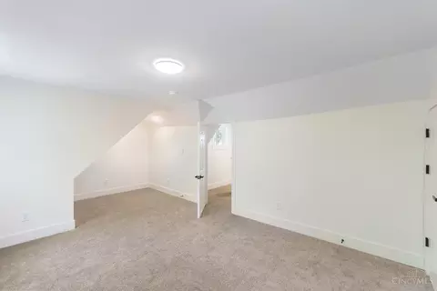 Bedroom - 3136 Durrell Ave, Cincinnati, OH 45207 photo 6 of 8