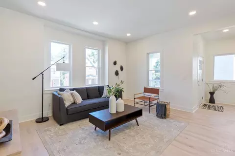 Living - 3136 Durrell Ave, Cincinnati, OH 45207 photo 3 of 4