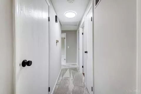 Entry Way - 9320 Fields Dr, Mason, OH 45040 photo 3 of 5