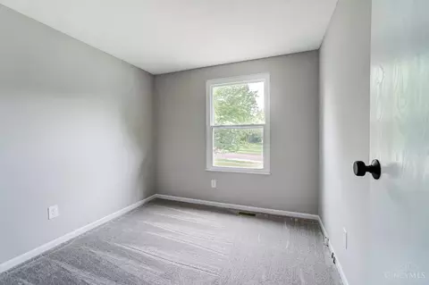 Bedroom - 9320 Fields Dr, Mason, OH 45040 photo 6 of 7