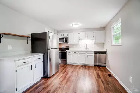 Kitchen - 9320 Fields Dr, Mason, OH 45040 photo 1 of 6