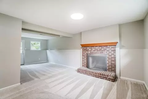 Living - 9320 Fields Dr, Mason, OH 45040 photo 5 of 10