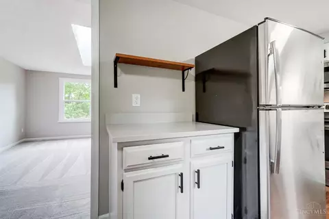 Kitchen - 9320 Fields Dr, Mason, OH 45040 photo 6 of 6