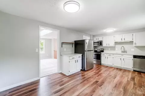 Kitchen - 9320 Fields Dr, Mason, OH 45040 photo 2 of 6