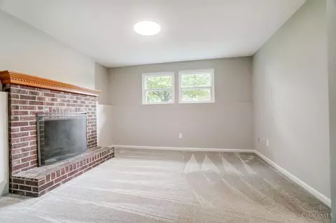 Living - 9320 Fields Dr, Mason, OH 45040 photo 9 of 10