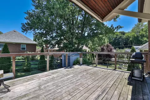 Exterior - 4110 Sherel Ln, Cincinnati, OH 45209 photo 6 of 9