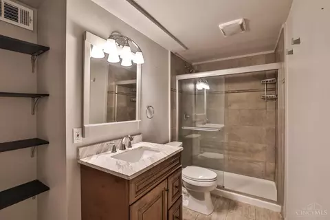 Bath - 4110 Sherel Ln, Cincinnati, OH 45209 photo 1 of 2