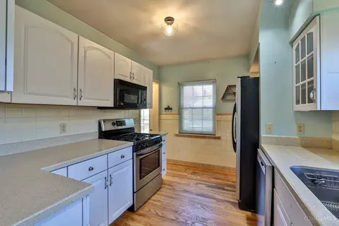 Kitchen - 4110 Sherel Ln, Cincinnati, OH 45209 photo 1 of 3