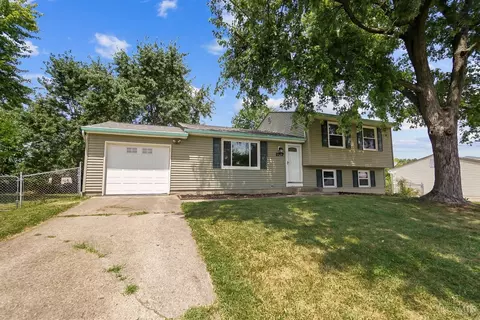 2717 Overdale Dr, Colerain Twp, OH 45251
