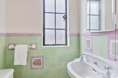 1175 Beverly Hill Dr, Cincinnati, OH 45208 photo 18