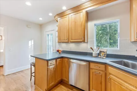 1175 Beverly Hill Dr, Cincinnati, OH 45208 photo 17