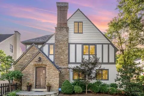 1302 Park Ridge Pl, Cincinnati, OH 45208