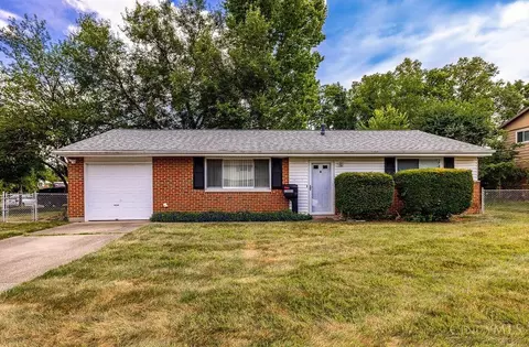 11833 Mangrove Ln, Springdale, OH 45246