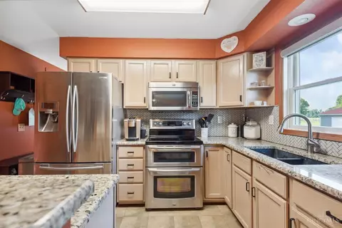 Kitchen - 169 Tar Pike Rd, Blanchester, OH 45107 photo 4 of 4