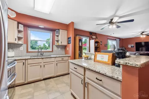 Kitchen - 169 Tar Pike Rd, Blanchester, OH 45107 photo 3 of 4