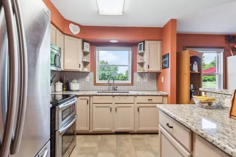 Kitchen - 169 Tar Pike Rd, Blanchester, OH 45107 photo 2 of 4
