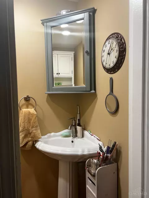 Bath - 779 High St, Mount Orab, OH 45154 photo 3 of 4