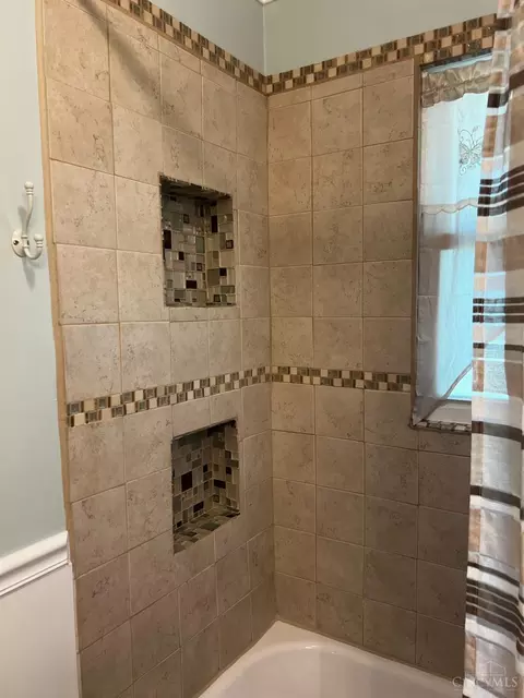 Bath - 779 High St, Mount Orab, OH 45154 photo 1 of 4