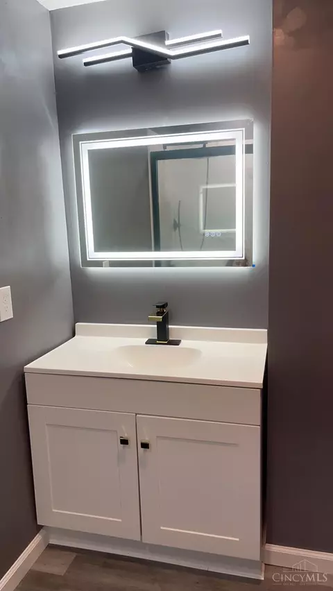 Bath - 1715 Lockbourne Dr, Cincinnati, OH 45240 photo 6 of 7