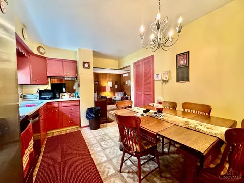 Kitchen - 324 Bob Dr, Cincinnati, OH 45238 photo 1 of 3