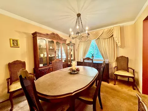 Dining - 324 Bob Dr, Cincinnati, OH 45238 photo 1 of 5