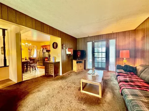 Living - 324 Bob Dr, Cincinnati, OH 45238 photo 8 of 8