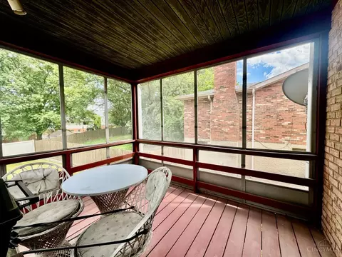 Exterior - 324 Bob Dr, Cincinnati, OH 45238 photo 4 of 9