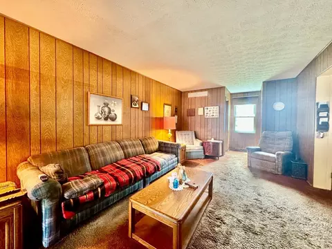 Living - 324 Bob Dr, Cincinnati, OH 45238 photo 5 of 8