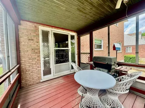 Exterior - 324 Bob Dr, Cincinnati, OH 45238 photo 5 of 9