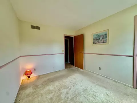 Bedroom - 324 Bob Dr, Cincinnati, OH 45238 photo 5 of 9