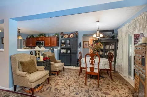 Dining - 1186 Forest Run Dr, Batavia, OH 45103 photo 3 of 3
