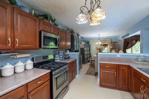 Kitchen - 1186 Forest Run Dr, Batavia, OH 45103 photo 1 of 3