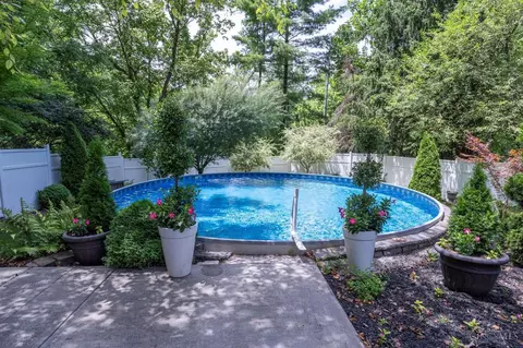 Exterior - 1186 Forest Run Dr, Batavia, OH 45103 photo 12 of 14