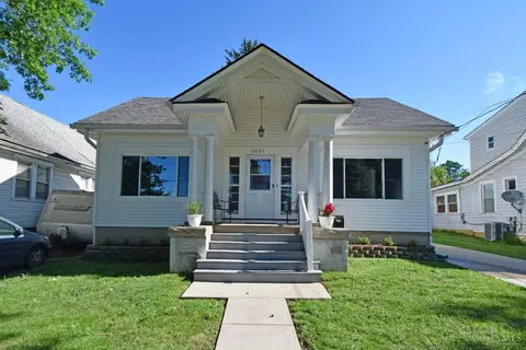 3620 Puhlman Ave, Cheviot, OH 45211