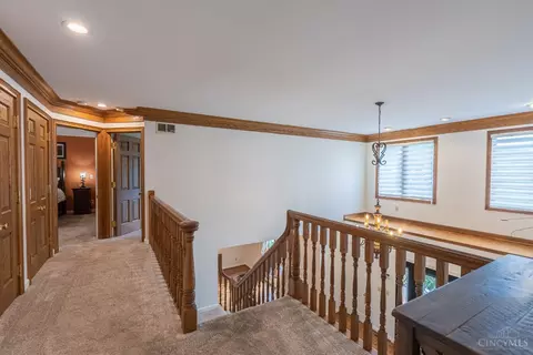 Entry Way - 27 Heritage Ct, Blue Ash, OH 45241 photo 5 of 6
