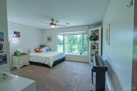 Bedroom - 27 Heritage Ct, Blue Ash, OH 45241 photo 8 of 9