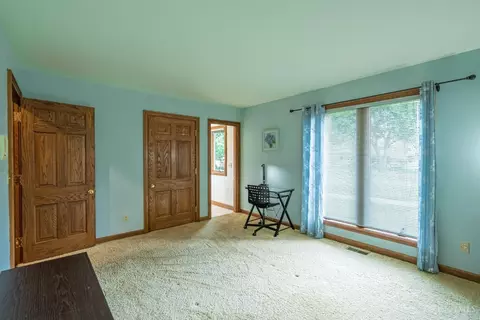 Bedroom - 27 Heritage Ct, Blue Ash, OH 45241 photo 2 of 9