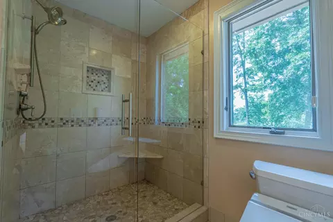 Bath - 27 Heritage Ct, Blue Ash, OH 45241 photo 5 of 8