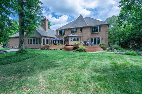 Exterior - 27 Heritage Ct, Blue Ash, OH 45241 photo 7 of 12
