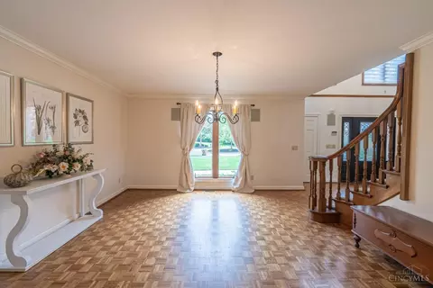 Entry Way - 27 Heritage Ct, Blue Ash, OH 45241 photo 3 of 6