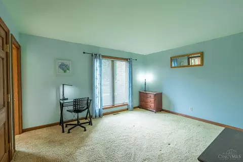 Bedroom - 27 Heritage Ct, Blue Ash, OH 45241 photo 1 of 9