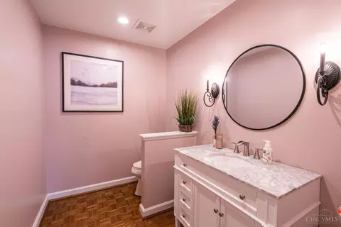 Bath - 27 Heritage Ct, Blue Ash, OH 45241 photo 1 of 8