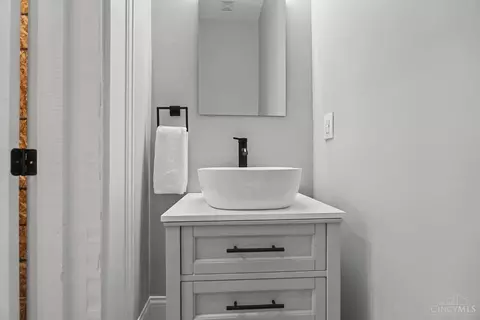 Bath - 2018 Freeman Ave, Cincinnati, OH 45214 photo 1 of 5