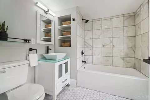 Bath - 2018 Freeman Ave, Cincinnati, OH 45214 photo 5 of 5