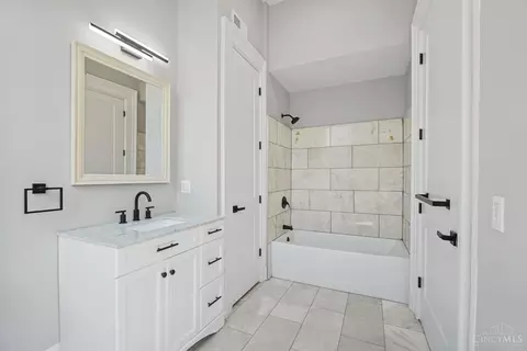 Bath - 2018 Freeman Ave, Cincinnati, OH 45214 photo 4 of 5